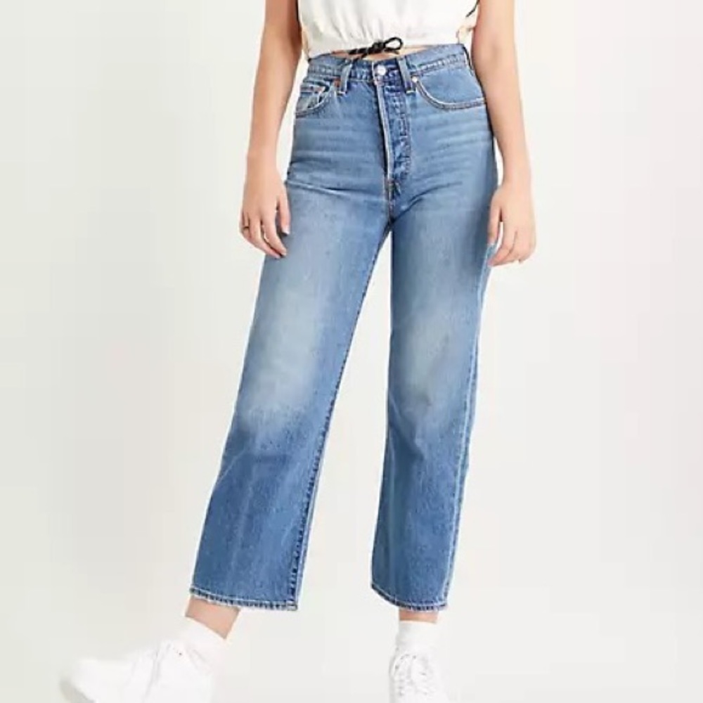Levi’s ribcage straight ankle jean 28x29 NWT